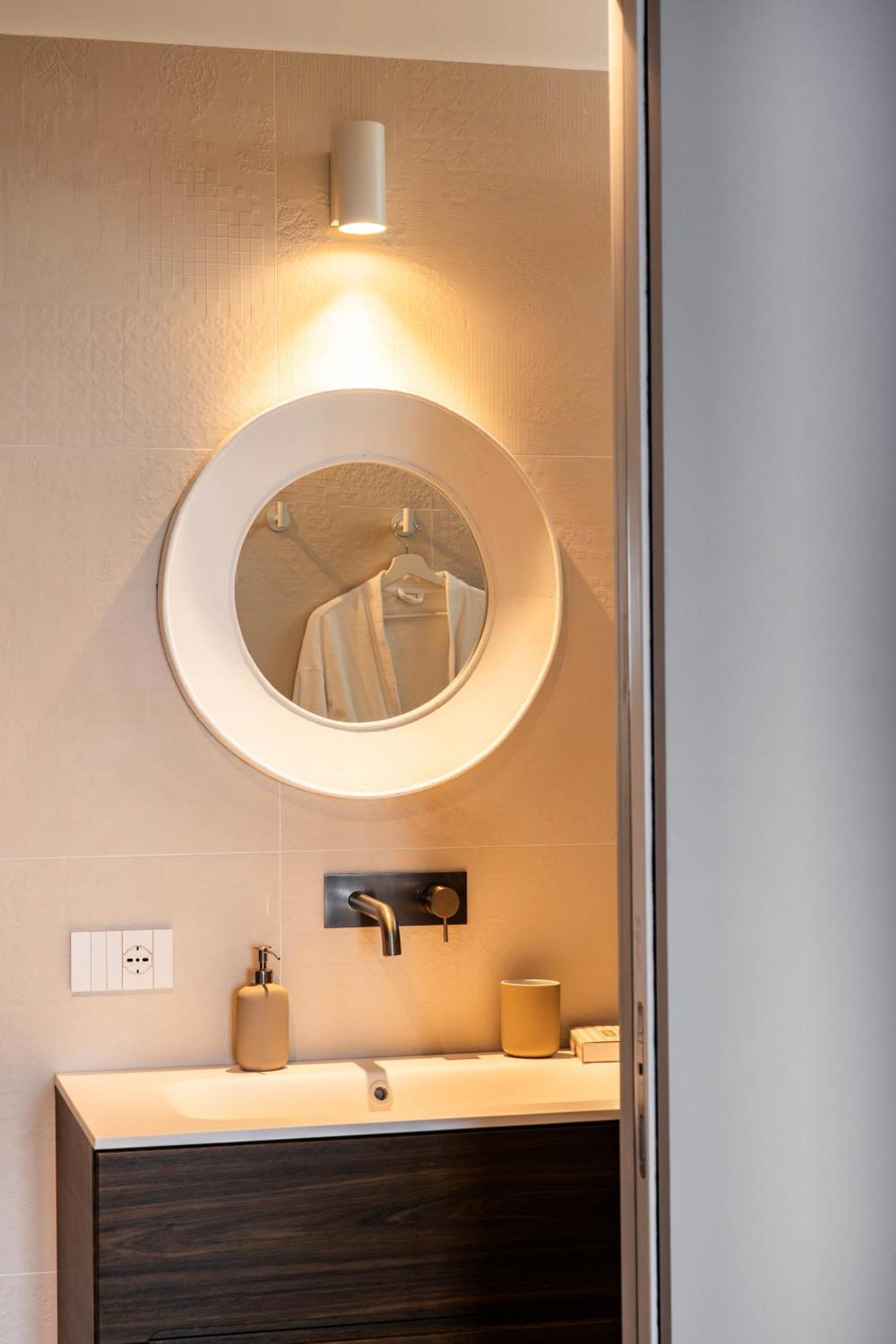 Palazzo Verdi Luxury Accomodation Bari Eksteriør billede